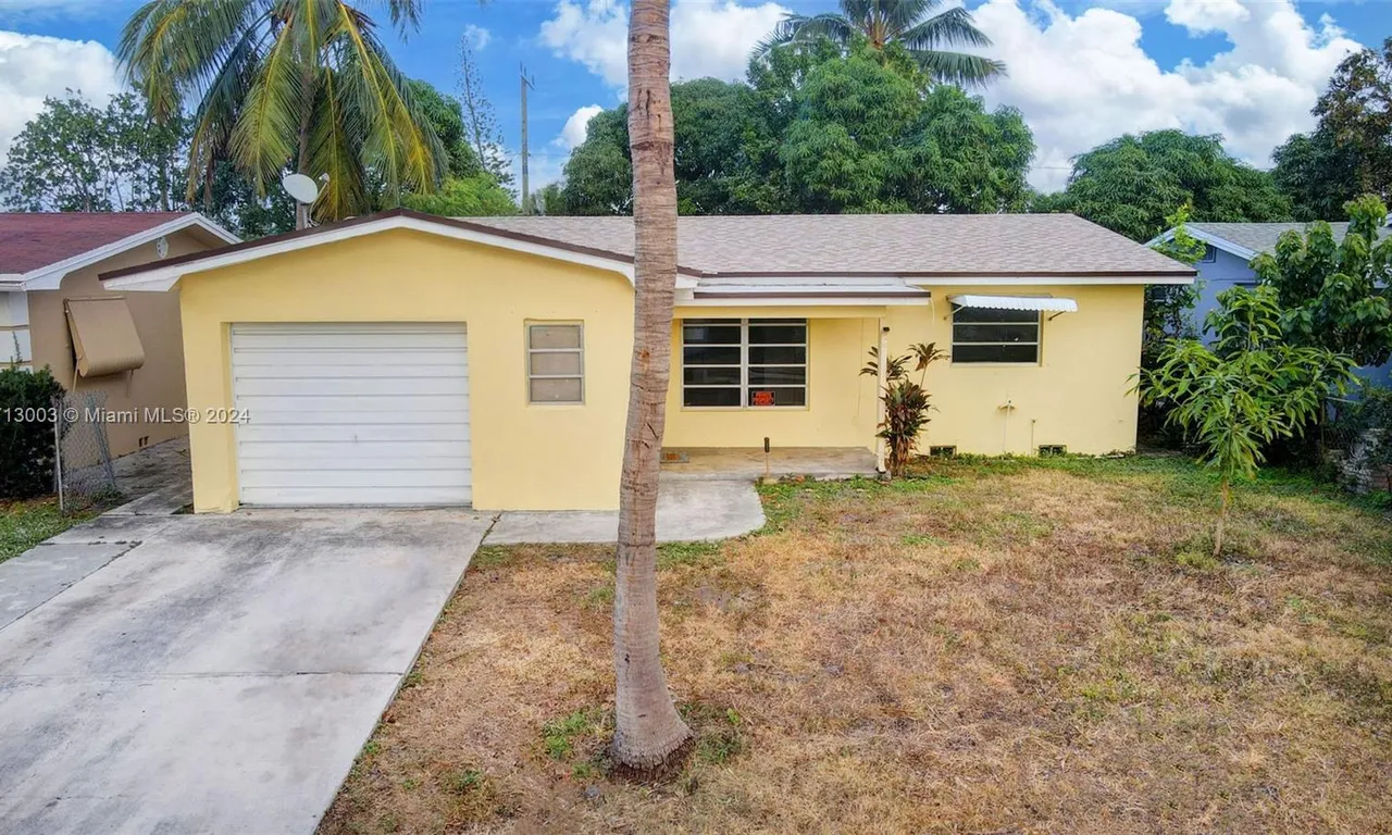 1106 S E St, Lake Worth FL 33460