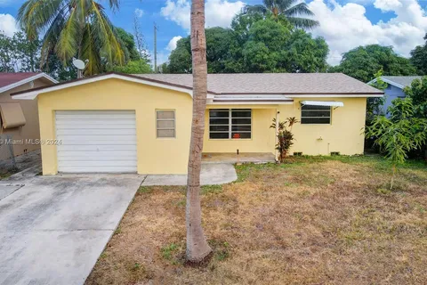 1106 S E St, Lake Worth FL 33460