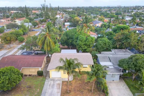 1106 S E St, Lake Worth FL 33460