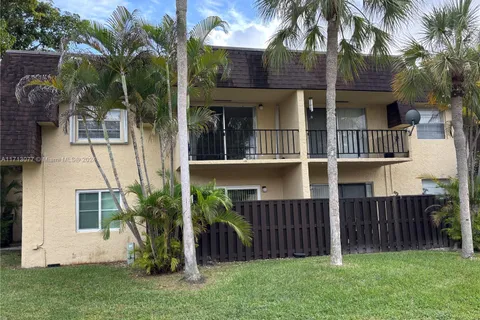 9108 SW 137 TE # 3, Miami FL 33176