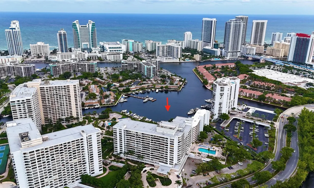 500 Three Islands Blvd # 816, Hallandale Beach FL 33009