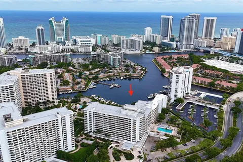 500 Three Islands Blvd # 816, Hallandale Beach FL 33009