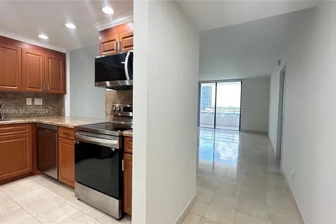 500 Three Islands Blvd # 816, Hallandale Beach FL 33009