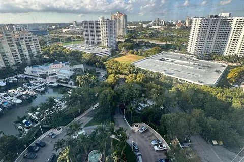 3370 Hidden Bay Dr # 2006, Aventura FL 33180