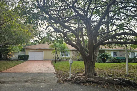 14630 SW 148th Ct, Miami FL 33196