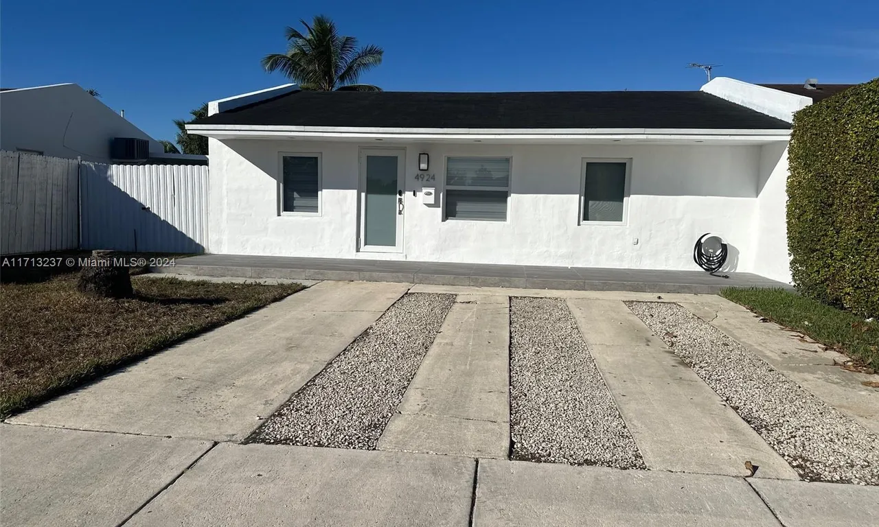 4924 SW 131st Ave, Miami FL 33175