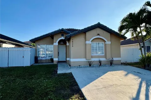 7826 NW 194th St, Hialeah FL 33015