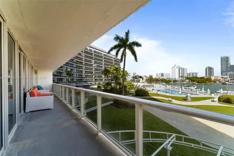 900 Bay Dr # 224, Miami Beach FL 33141