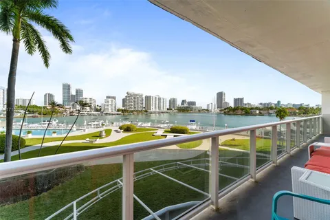 900 Bay Dr # 224, Miami Beach FL 33141