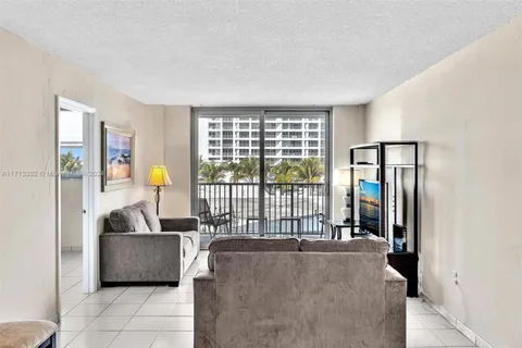 9273 Collins Ave # 308, Surfside FL 33154