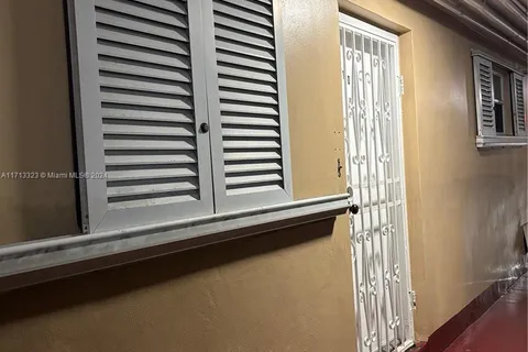 140 Royal Palm Rd # 103, Hialeah Gardens FL 33016