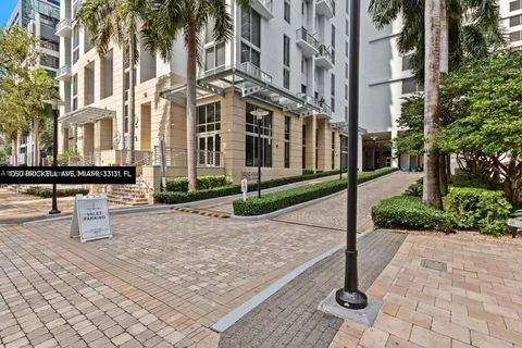 1050 Brickell Ave # 606, Miami FL 33131