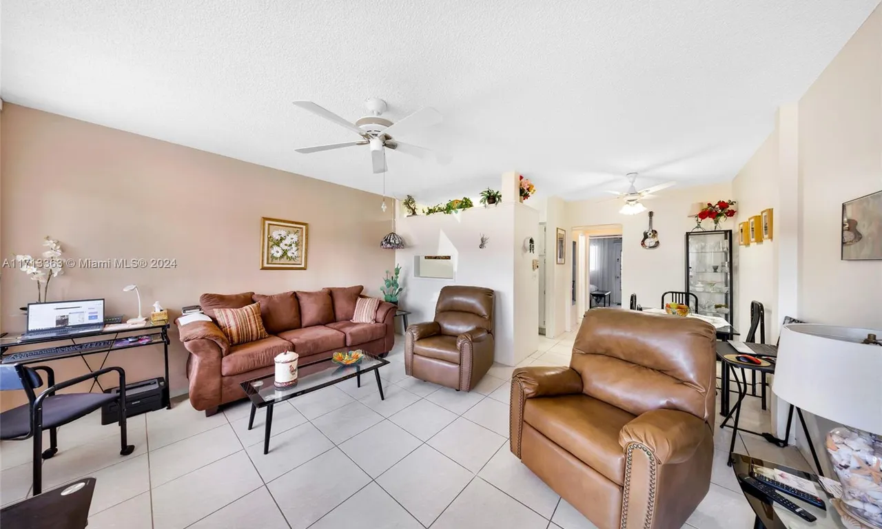 901 SW 11th Ave # 3H, Hallandale Beach FL 33009