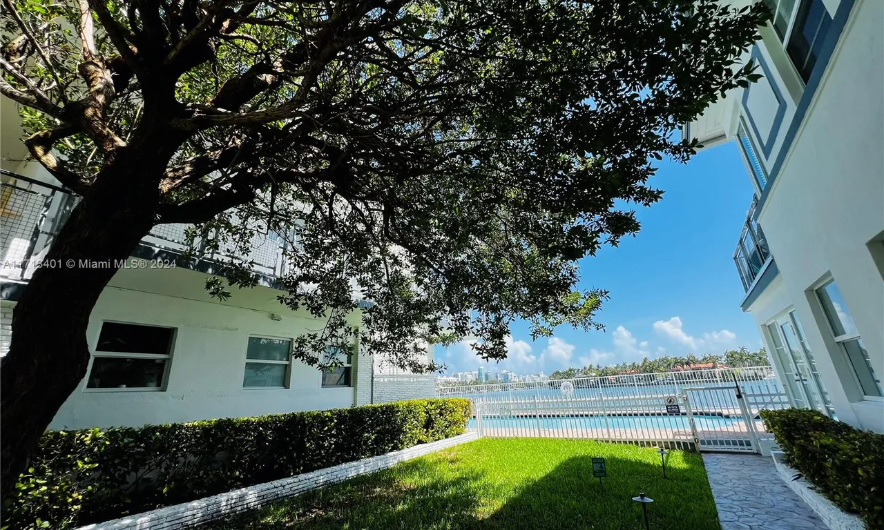 946 Bay Dr # 2, Miami Beach FL 33141