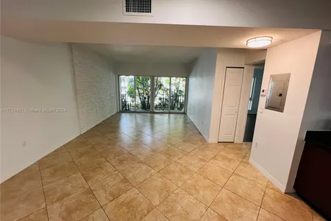 946 Bay Dr # 2, Miami Beach FL 33141