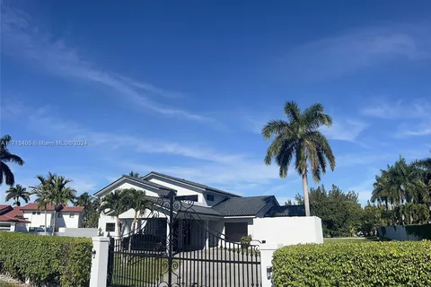 10355 NW 133rd St, Hialeah Gardens FL 33018