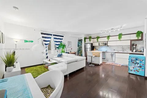 435 21st St # 212, Miami Beach FL 33139