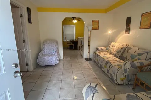 11108 Peachtree Dr # 1, Miami FL 33161