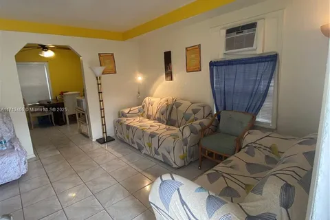 11108 Peachtree Dr # 1, Miami FL 33161