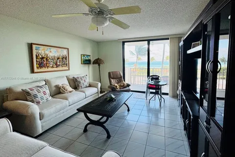 2625 Collins Ave # 305, Miami Beach FL 33140