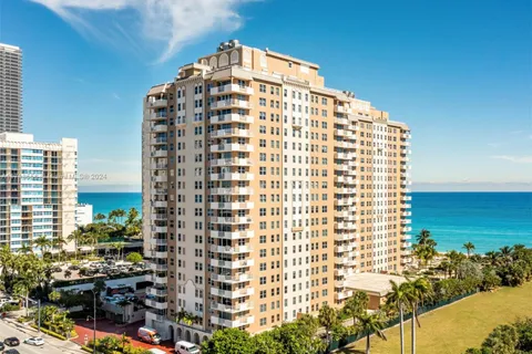 1890 S Ocean Dr # 702, Hallandale Beach FL 33009