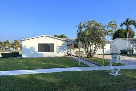 17851 SW 91st Ave, Palmetto Bay FL 33157