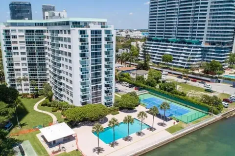 3301 NE 5th Ave # 913, Miami FL 33137