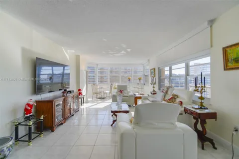 1950 S Ocean Dr # 17E, Hallandale Beach FL 33009