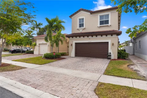 3976 NE 13th Dr, Homestead FL 33033