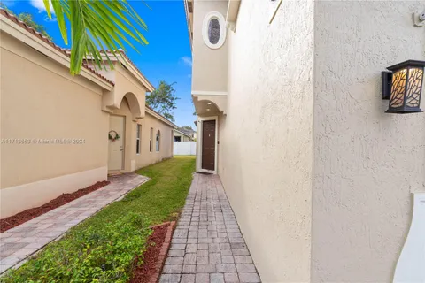 3976 NE 13th Dr, Homestead FL 33033