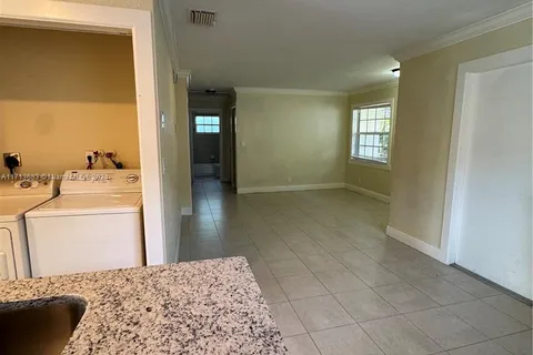 1574 NW 7th Ln, Pompano Beach FL 33060