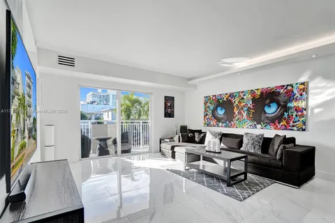 947 Lenox Ave # 201, Miami Beach FL 33139