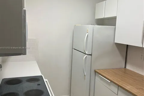 1001 NE 111th St # 1001, Biscayne Park FL 33161