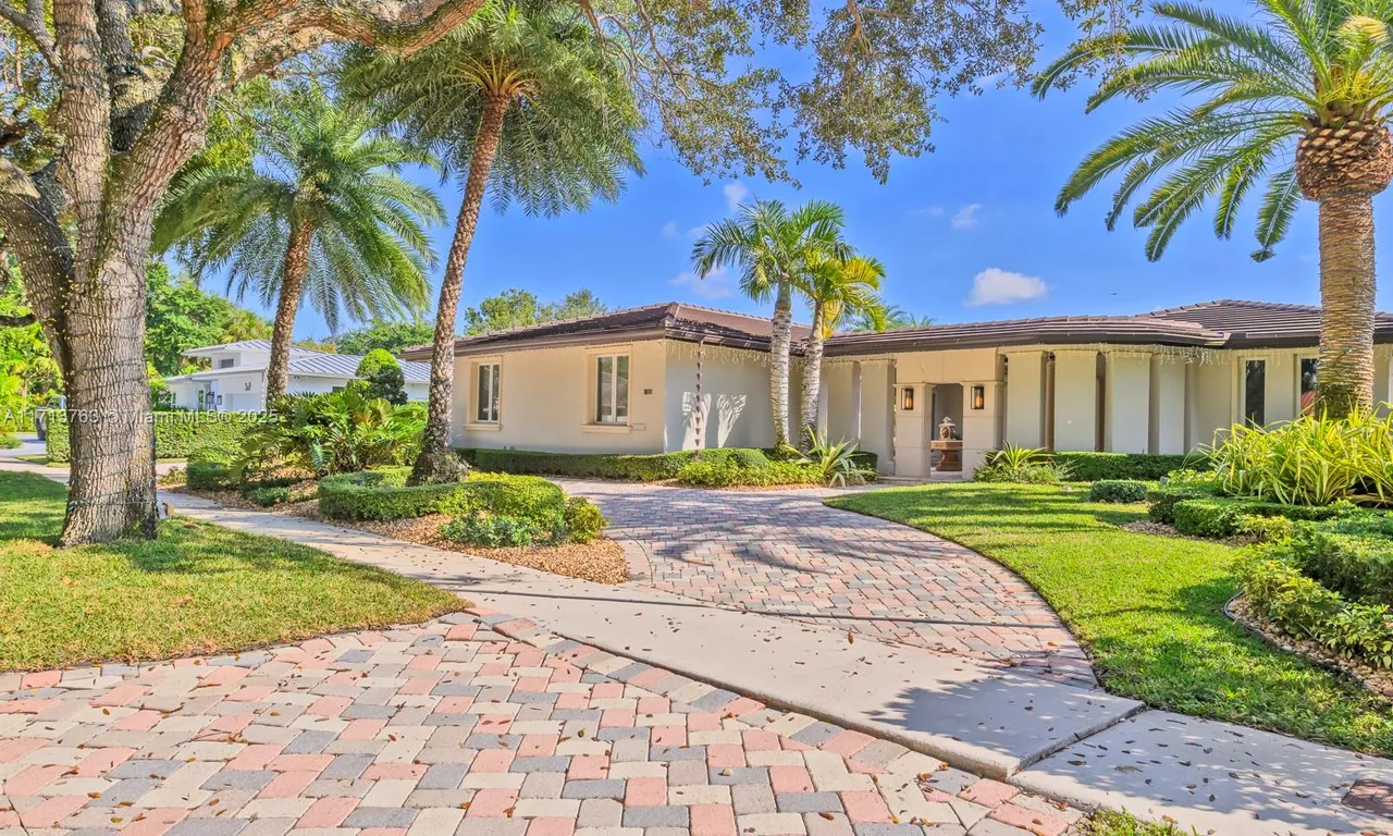 16111 W Troon Cir, Miami Lakes FL 33014