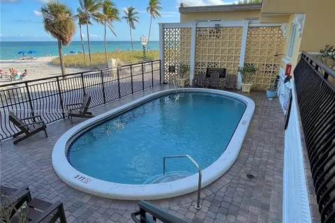 1815 N Surf Rd # 304, Hollywood FL 33019
