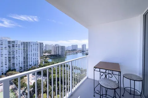 2801 NE 183rd St # 1804W, Aventura FL 33160