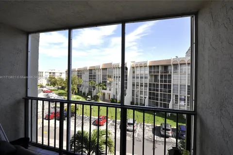 601 Three Islands Blvd # 410, Hallandale Beach FL 33009