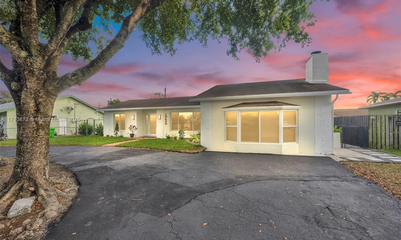 10430 Sunset Strip, Sunrise FL 33322