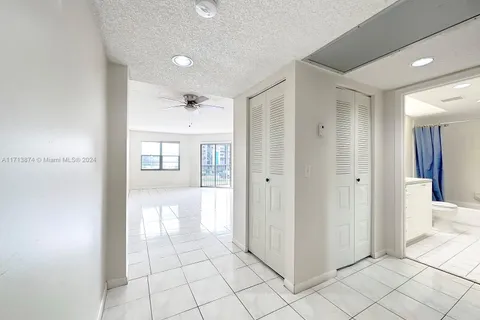 12500 SW 5th Ct # 213M, Pembroke Pines FL 33027