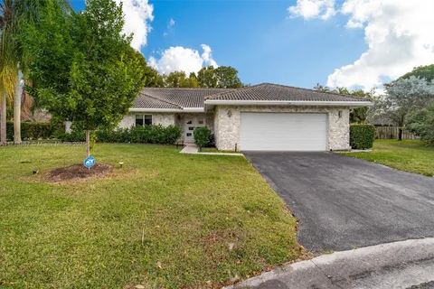 5036 NW 66th Ln, Coral Springs FL 33067