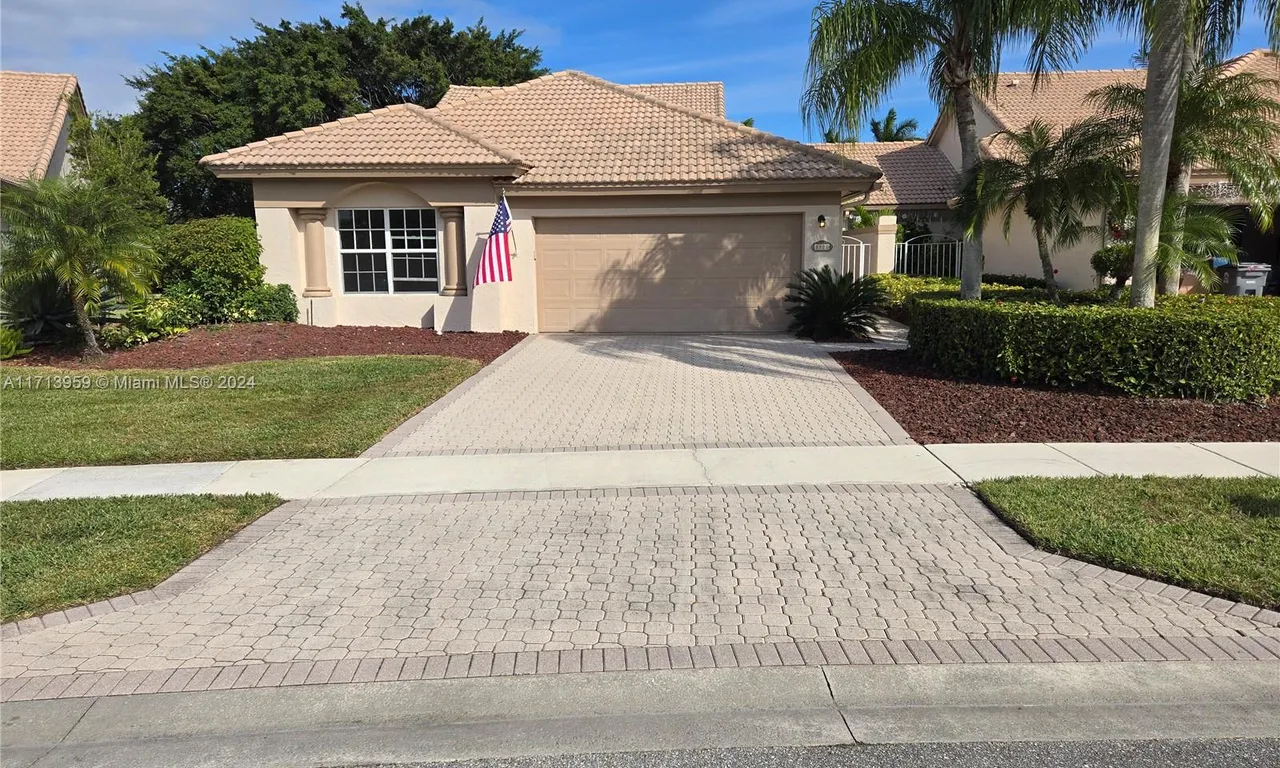 8800 Shoal Creek Ln, Boynton Beach FL 33472