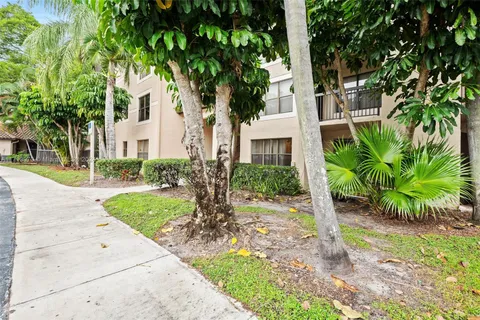 4241 W Mcnab Rd # 13, Pompano Beach FL 33069