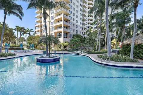 19501 W Country Club Dr # 2310, Aventura FL 33180