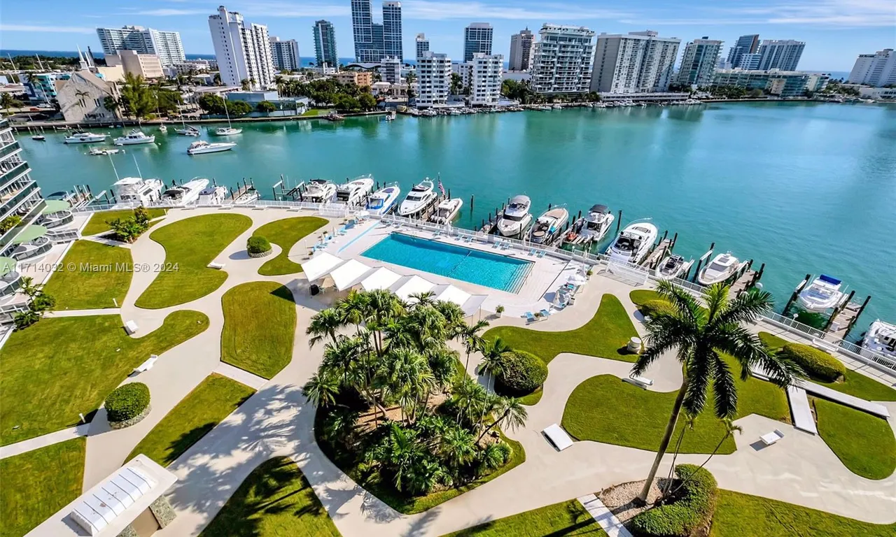 900 Bay Dr # 918, Miami Beach FL 33141