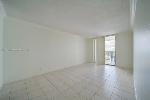 2903 N Miami Beach Blvd # 1006, North Miami Beach FL 33160