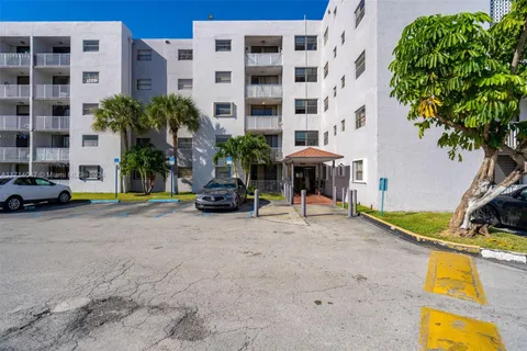 8145 NW 7th St # 501, Miami FL 33126