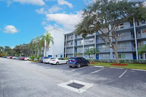 12650 SW 6th St # 303K, Pembroke Pines FL 33027