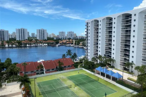 3640 Yacht Club Dr # 1009, Aventura FL 33180