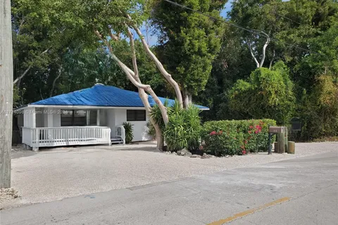 252 Bay Dr, Key Largo FL 33037