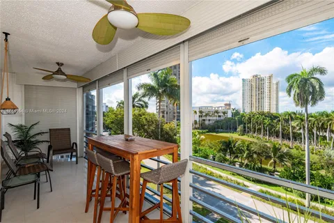 200 Diplomat Pkwy # 519, Hallandale Beach FL 33009